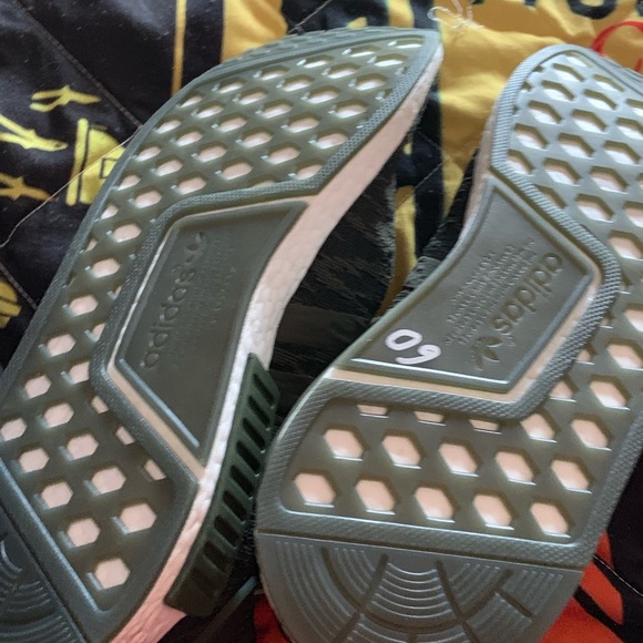 Adidas NMD R1 - Picture 3 of 3